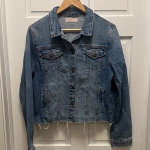 Women's‎ XL BCBGeneration Classic Blue Jean Jacket with Raw Hem